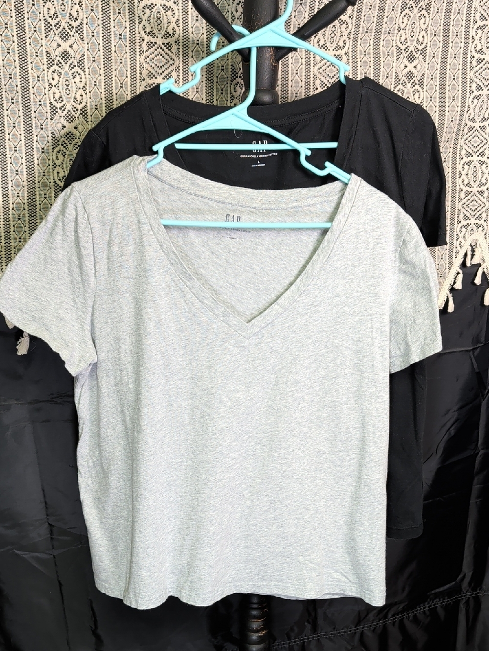 Gap V Neck Ladies Large T Shirts Grey Black L